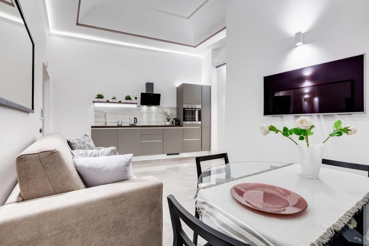 Unoseitre - Luxury Apartment & Suite Rome Exterior photo